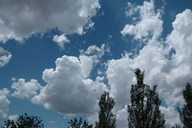 Prevén cielo nublado en el Valle de México