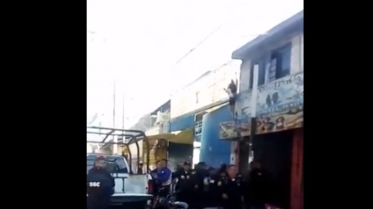 Trifulca entre policías y jóvenes en Iztapalapa