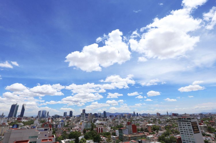 Jueves de clima templado en el Valle de México