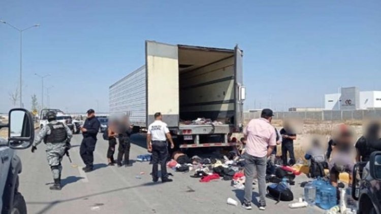 Abandonan tráiler con migrantes; muere embarazada