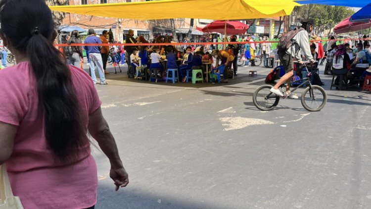 Padres y estudiantes bloquean Circunvalación