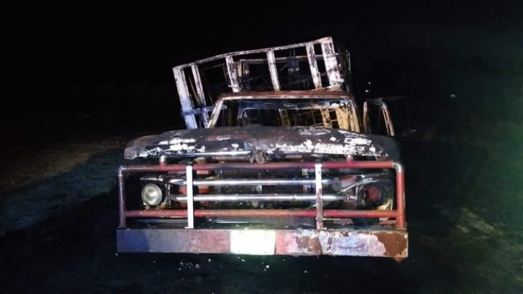 Arde en llamas camioneta con huachicol en Acolman