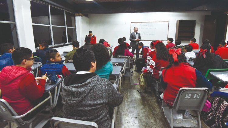 A través de la SEP, AMLO pretende adoctrinar a estudiantes