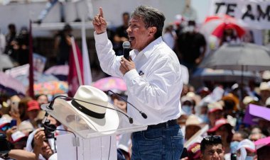 No violemos la ley, dice Monreal en evento morenista con presidenciables