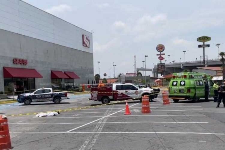 Asesinan a sujeto en plaza comercial de Ecatepec