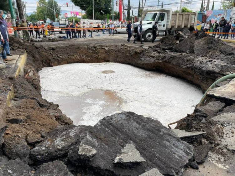 Fuga en tubería deja sin agua a más de 30 colonia en Iztapalapa