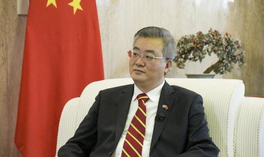 Quien juega con fuego, se quemará a sí mismo: Zhu Qingqiao, embajador de China en México