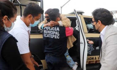 Abandonan a abuelita en silla de ruedas en estación del Mexibús en Ecatepec