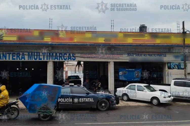 Localizan vehículo robado, escondido en una llantera en Edomex