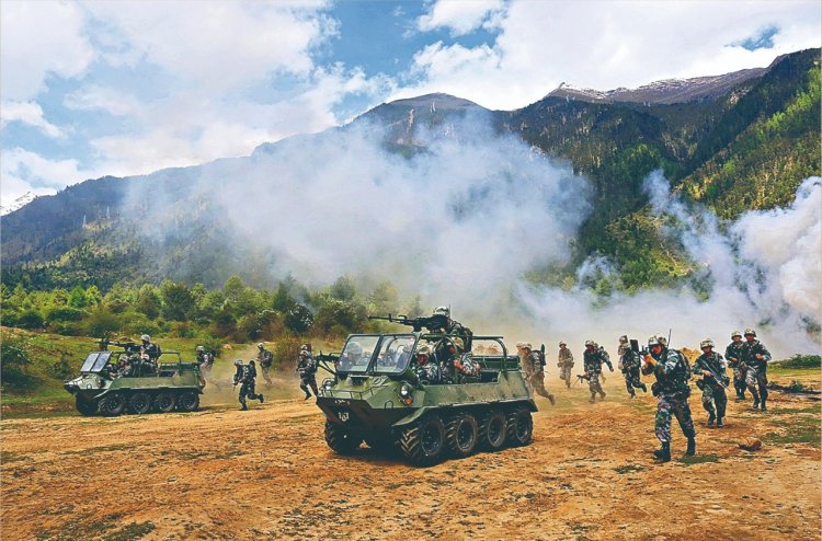 Efectivos del EPL tomaron un nuevo vehículo todo terreno durante un ejercicio de asalto a la montaña