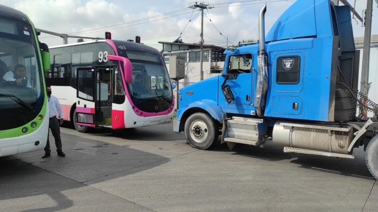 Reportan cuatro lesionados por accidente en línea 1 del Mexibús