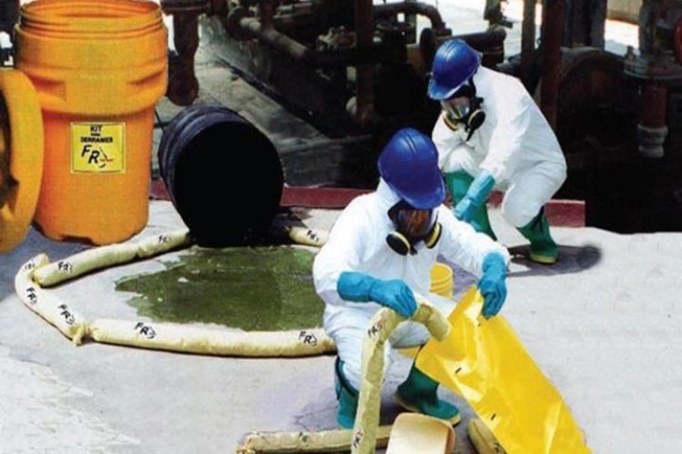 Autoridades inician investigación en zona industrial de Tenango por derrame de líquido