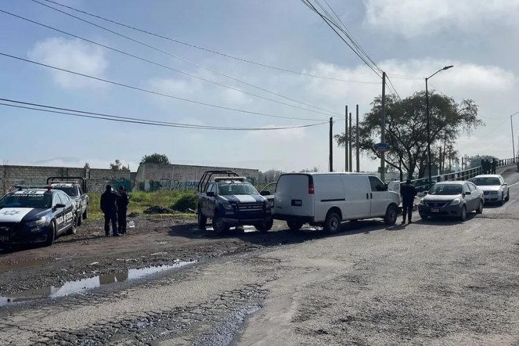 Abandonan cadáver envuelto en cobijas en San Mateo Atenco