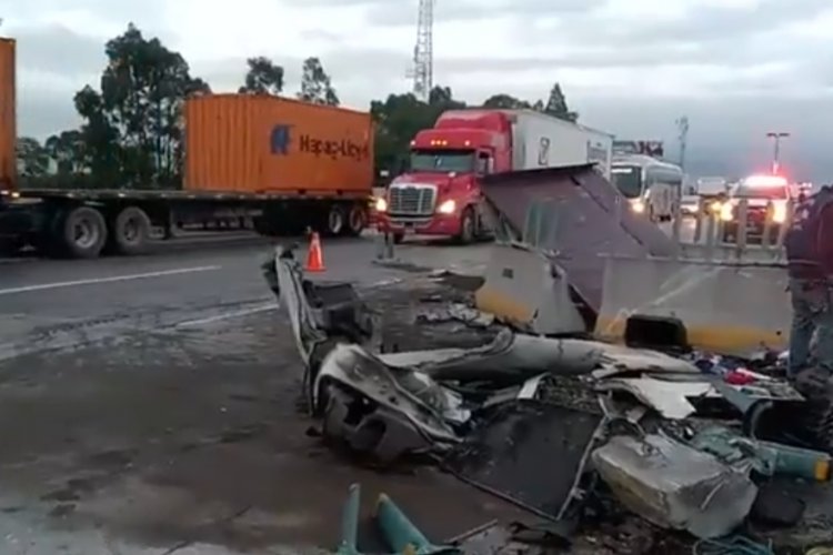 Accidente provoca cierre de la México-Puebla por más de 8 horas