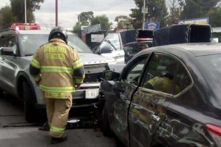 Se reporta choque múltiple en la Lechería-Texcoco