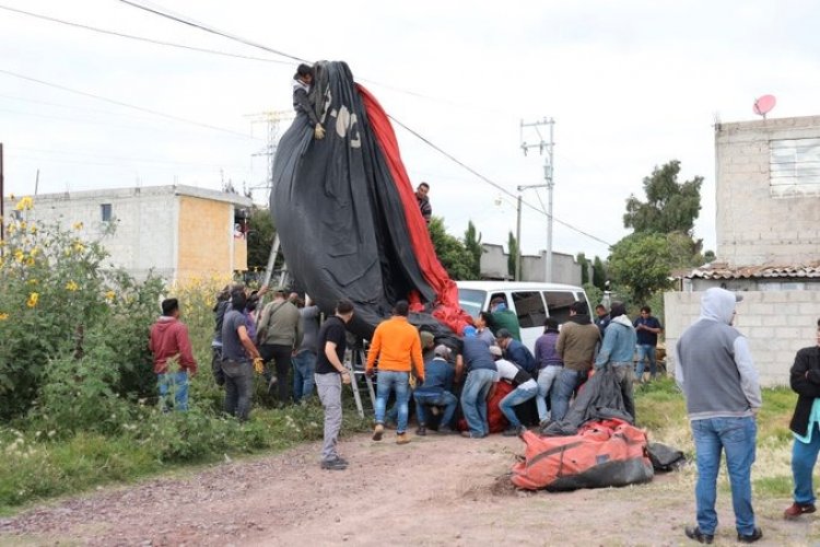 Cae globo aerostático en Edomex, con 12 personas a bordo