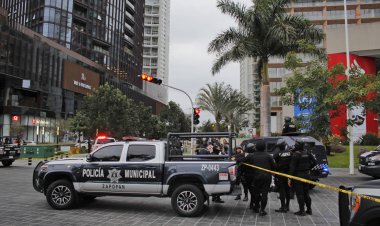 Caen dos implicados en balacera en Plaza Andares