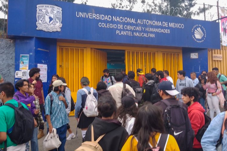 Estudiantes de CCH Naucalpan se van a paro