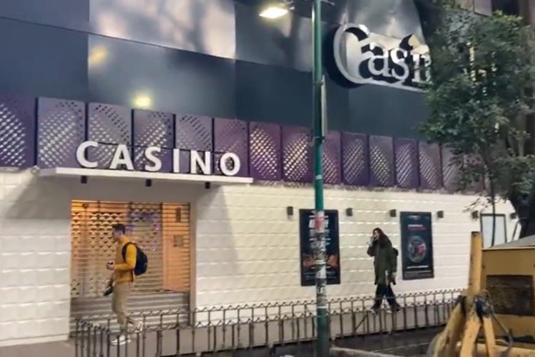 Comando comete robo millonario en casino de CDMX