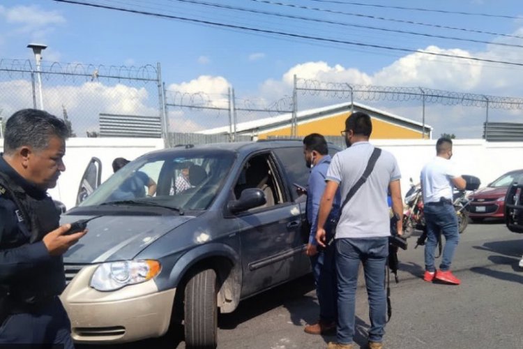 Reportan balacera entre policías y civiles