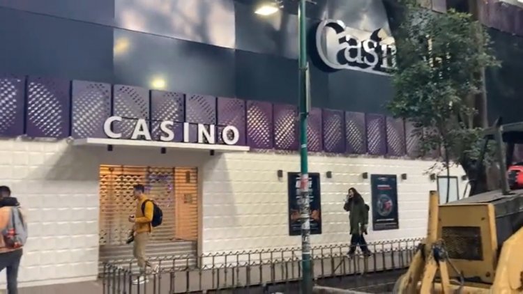 Comando comete robo millonario en casino de CDMX