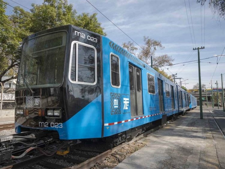 Mujeres se agarran a golpes en el Tren Ligero