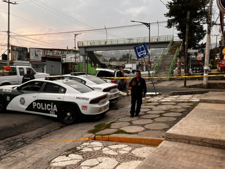 Abuelito muere al cambiar llanta en Tlalpan