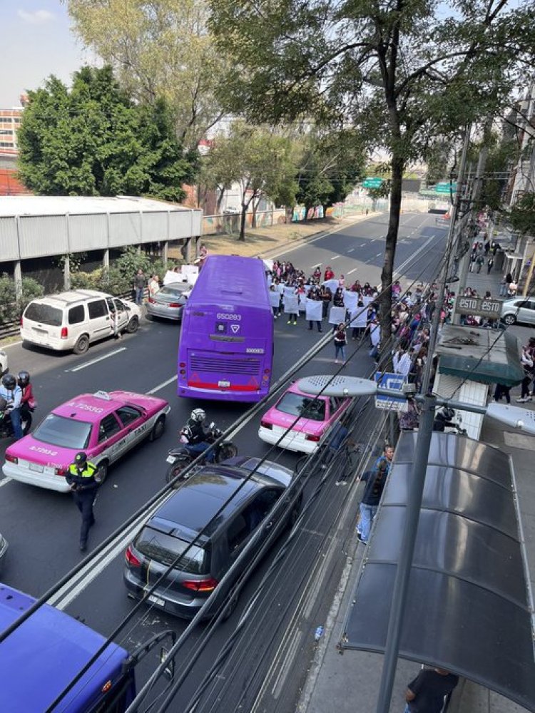 Bloquean Calz. San Antonio Abad por prestaciones