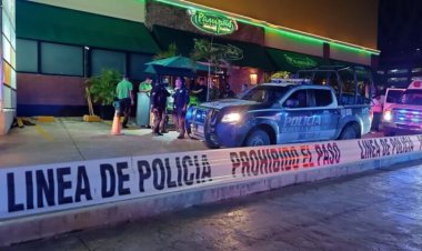 Riña en restaurante de Cancún deja un muerto