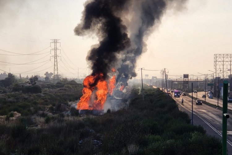 Sofocan incendio en Río de los Remedios