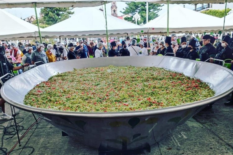 Michoacán realiza el guacamole más grande del mundo