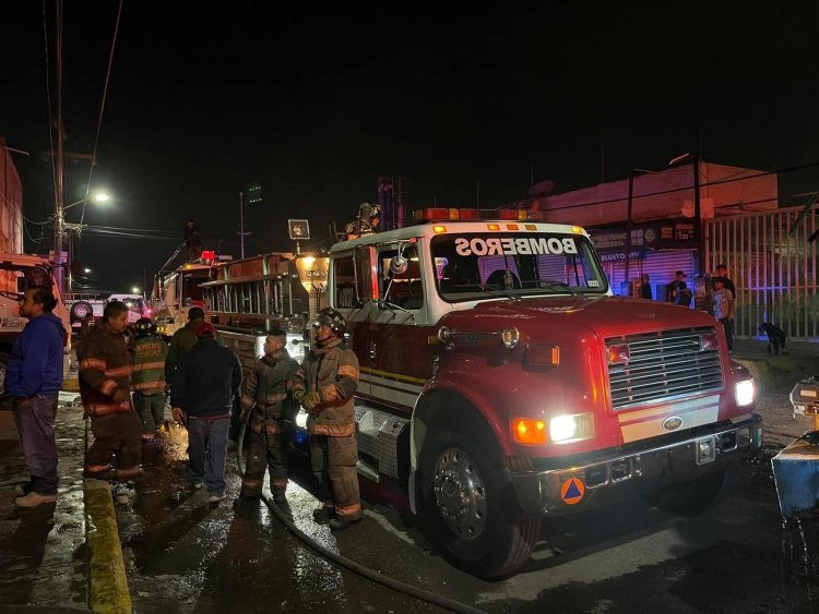 Incendio consume iglesia en Ecatepec