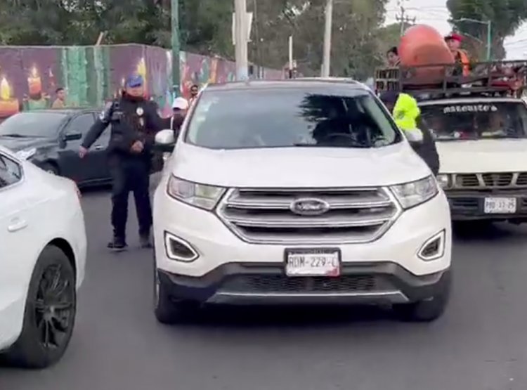 Automovilista arrolla a reportero en Iztapalapa