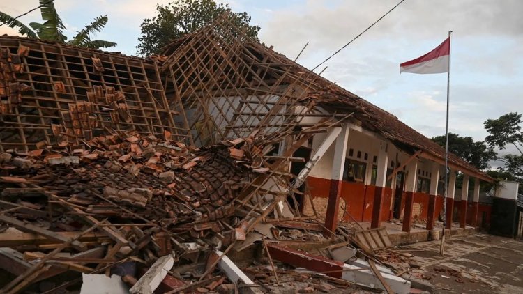 Suman 268 muertos por sismo en Indonesia