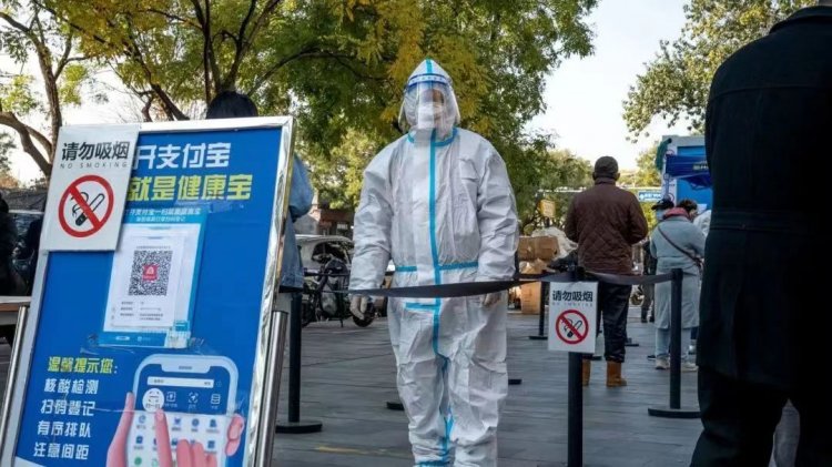 ¿Qué pasa con las protestas y repunte de casos en la política 'COVID cero' en China?