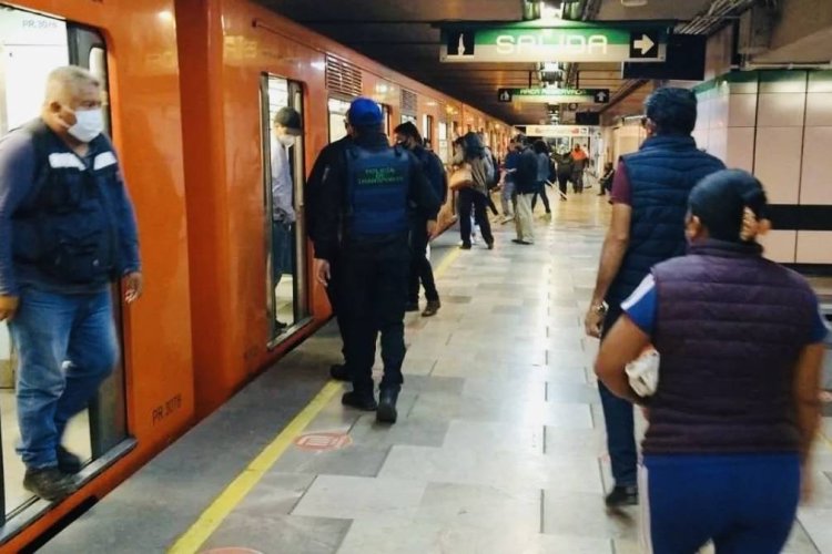 Detienen a hombre que bajó a las vías en L4 del Metro