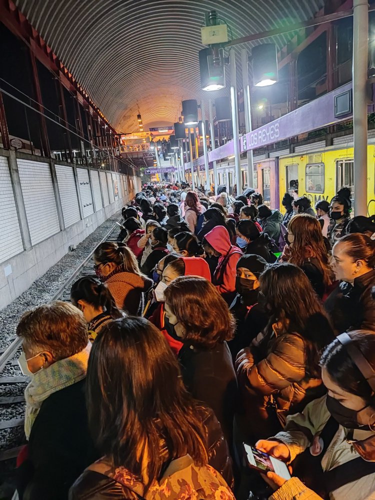 Usuarios denuncian retrasos de hasta 30 minutos en L-A del Metro