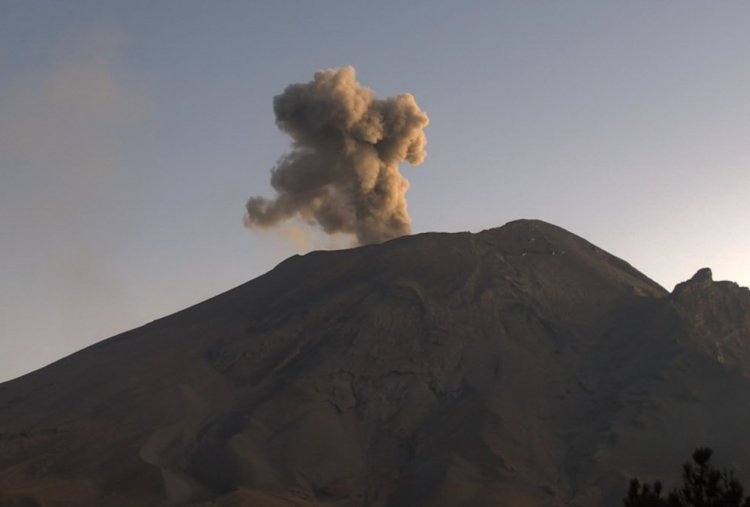 Don Goyo registra 133 exhalaciones y una hora de tremor