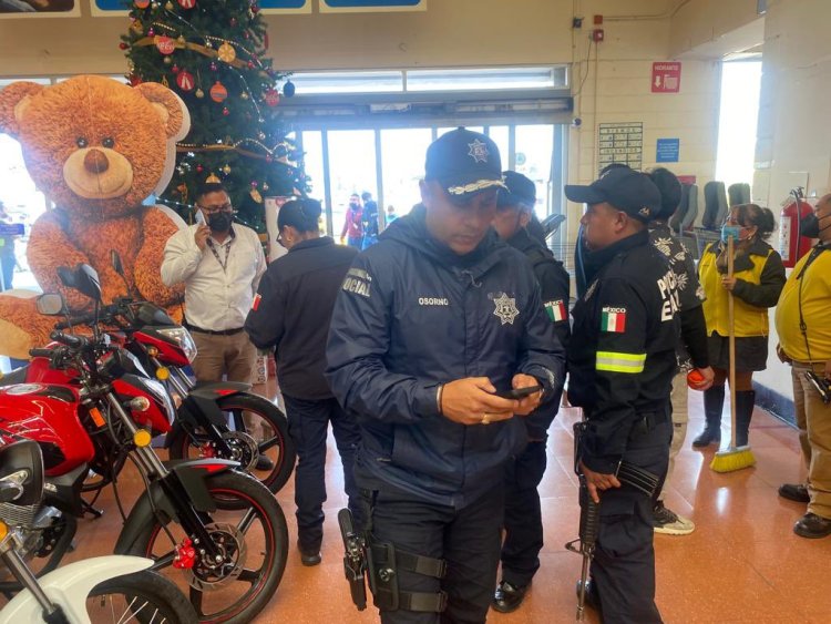 Farderos desatan riña con empleados de Walmart en Zinacantepec