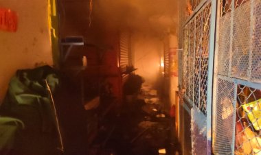 Incendio arrasa con 60 por ciento del mercado de Cuautla, Morelos