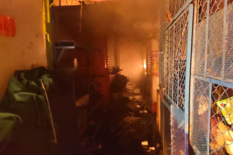 Incendio arrasa con 60 por ciento del mercado de Cuautla, Morelos