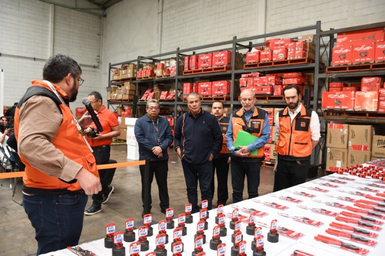 Dan herramientas a trabajadores del Metro CDMX con valor de 40 mdp