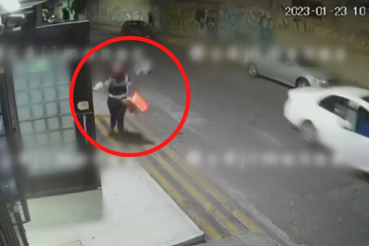 Video: Hombre huye de ataque y deja a su esposa e hija olvidadas