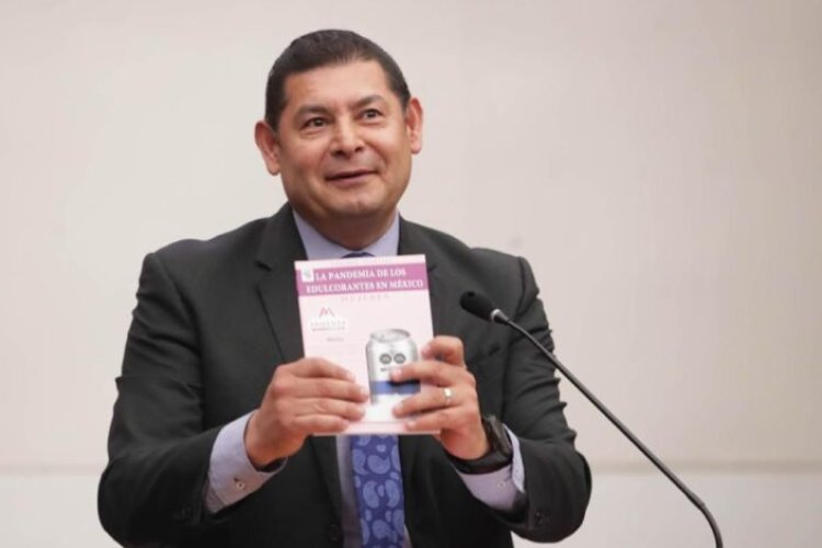 Alejandro Armenta publica libro con datos erróneos sobre covid