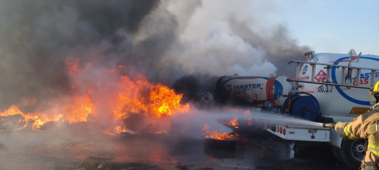 Incendio en gasera de NL afecta 15 casas