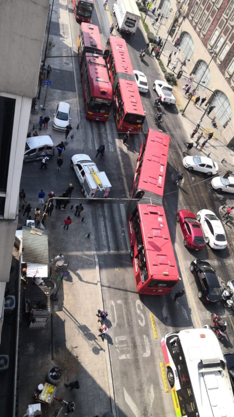 Nuevo choque de Metrobús en CDMX deja 3 heridos