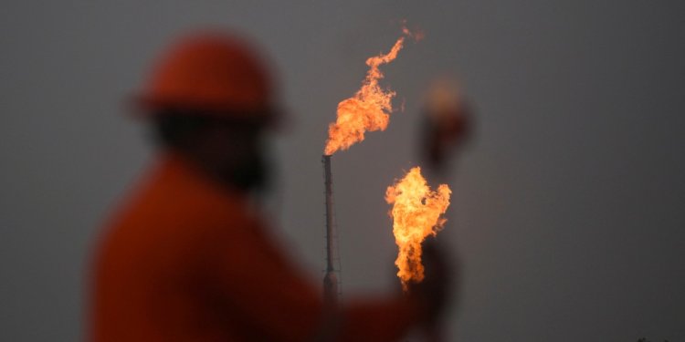 Más de 340 mdd en hidrocarburos son quemados por Pemex