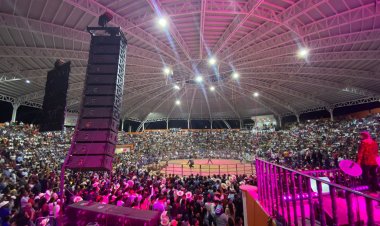 ¡Lleno total otra vez en Feria Tecomatlán!