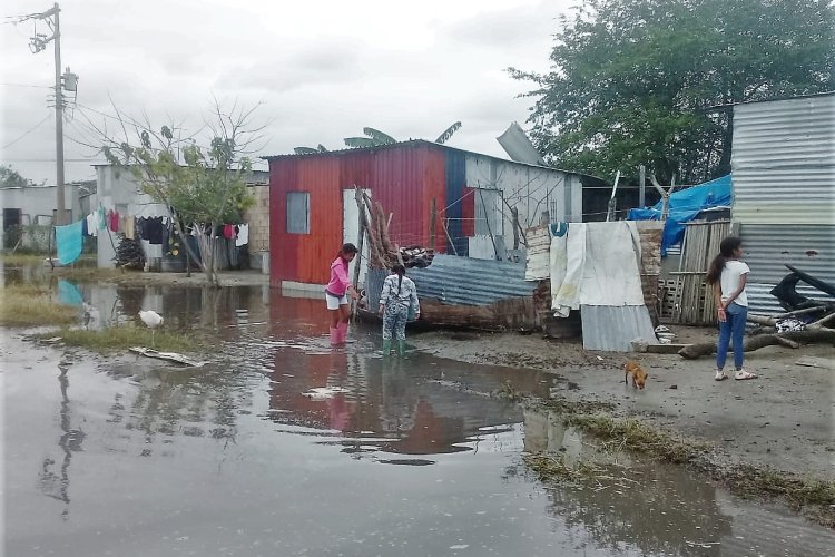 Lluvias y falta de obras afectan a colonias pobres de Campeche