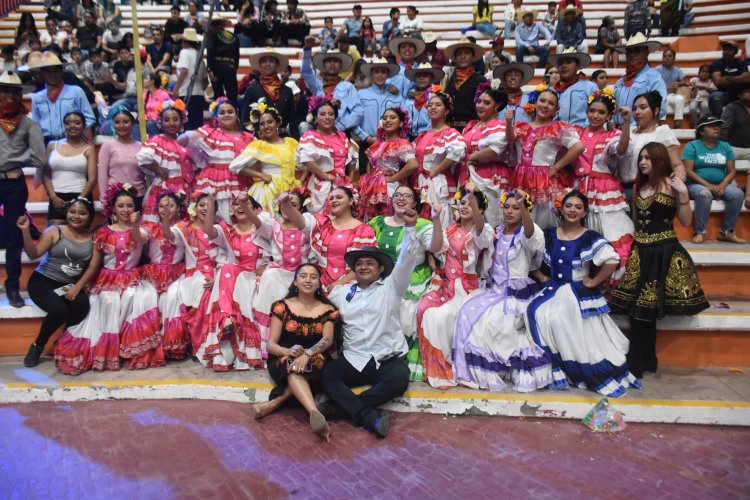 Tecomatlán abre sus puertas a artistas de Chimalhuacán